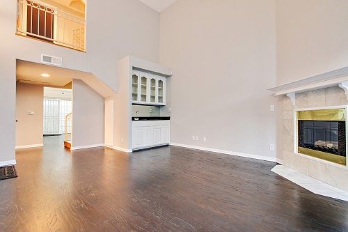 3rd image of 801 N Martel Ave APT 3