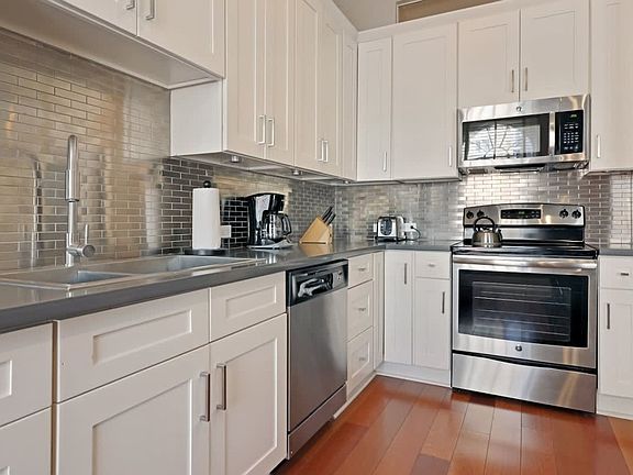 5th image of 822 Perdido St #Id1060105p