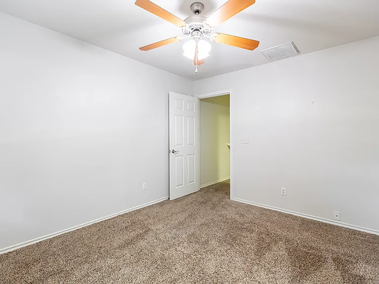 1801 Fern Ct — Photo 17