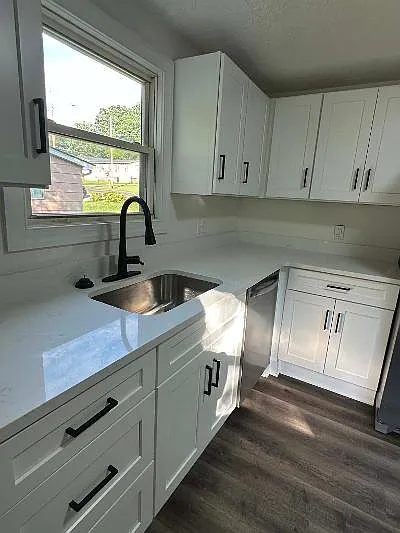 1414 Eastgate Ave NE — Photo 6