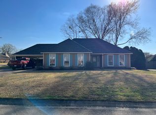 460 Olympic Dr, Flowood, MS 39232