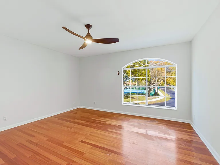 1235 Sussex St — Photo 37