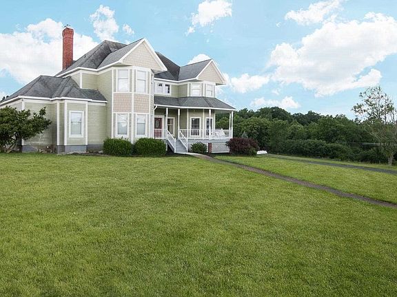 2nd image of 4 Judson Ln