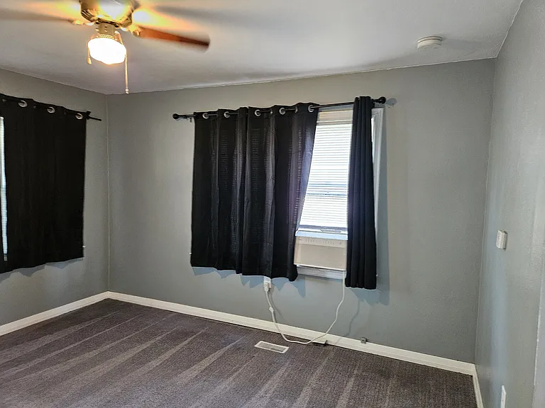 521 Main St — Photo 10