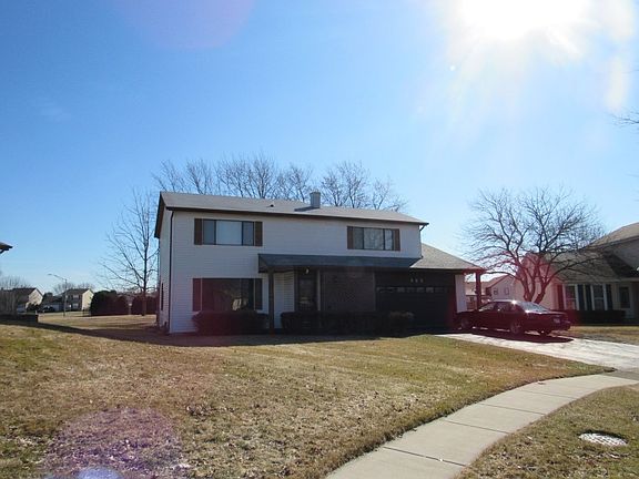 3rd image of 965 Wildwood Ct