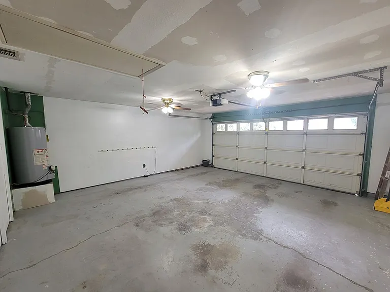 2910 Pointewest Dr — Photo 13