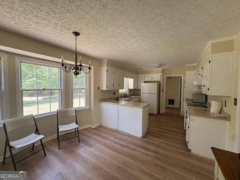 1041 Limmerick Dr — Photo 8