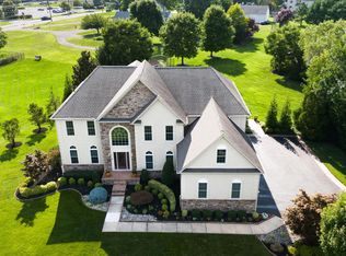 5 Foxtail Ct, Mount Laurel, NJ 08054