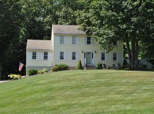 10 Tyler Dr, Londonderry, NH 03053