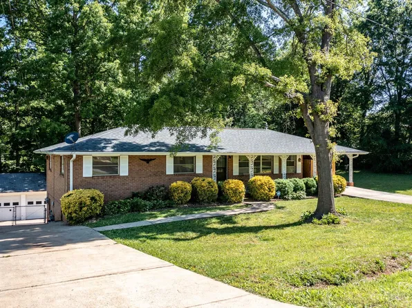 2556 12th Ave SW, Hickory, NC 28602