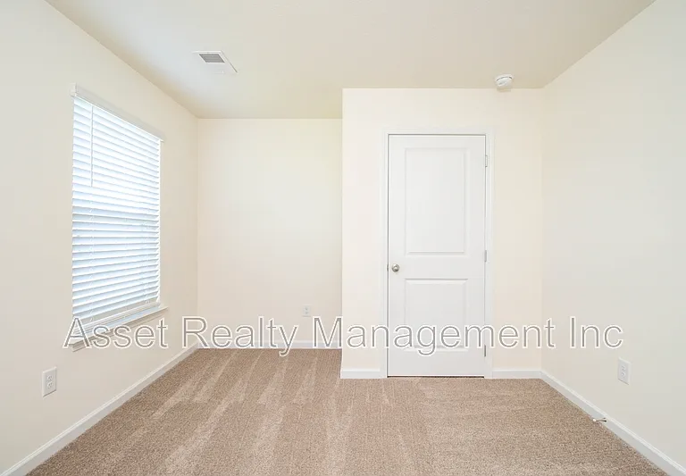 2063 Southwood Cir — Photo 22