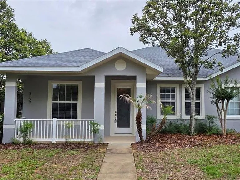 3132 Connemara Dr — Photo 1