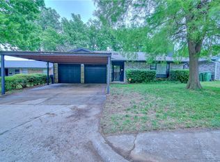 905 Ridgeway Dr, Yukon, OK 73099