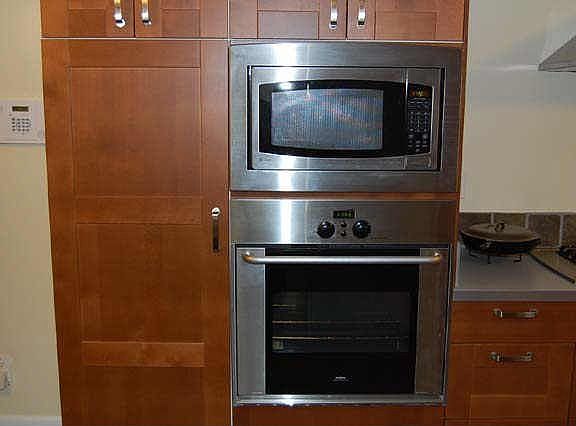 Built in electric oven and microwave