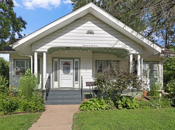 1927 Tremont Ave, Davenport, IA 52803