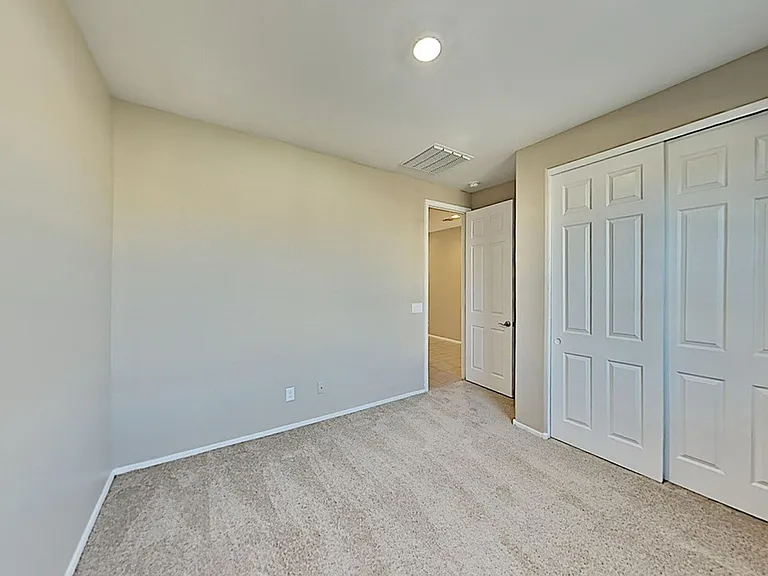 4823 W Saint Anne Ave — Photo 9