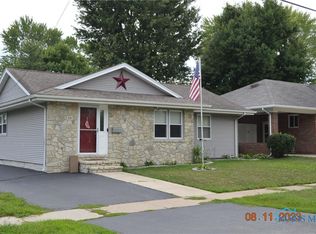 225 E Hobart Ave, Findlay, OH 45840