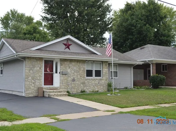 225 E Hobart Ave, Findlay, OH 45840