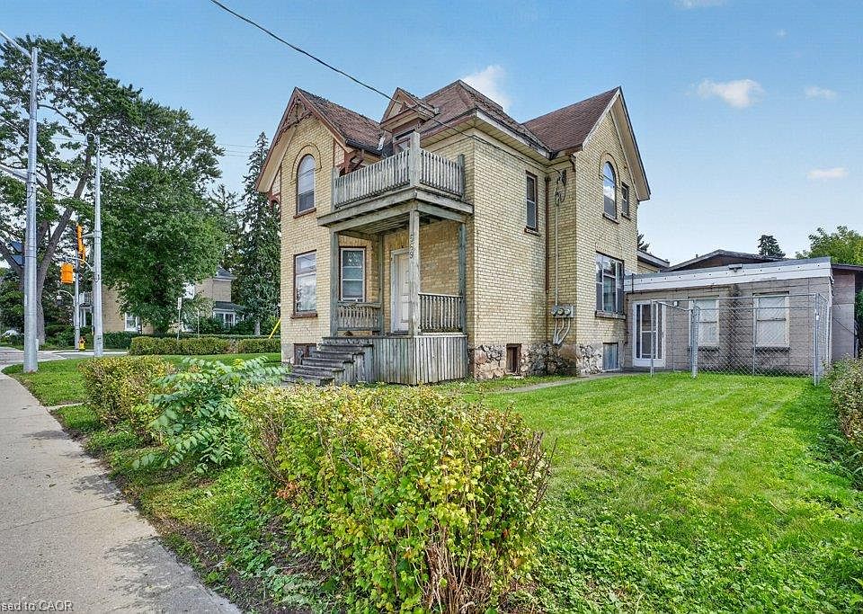 1st image of 569 Frederick St