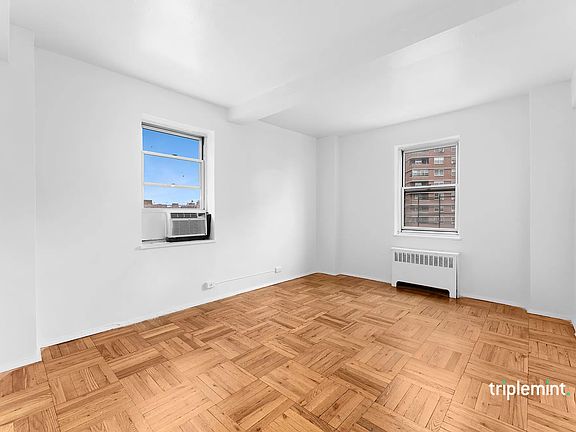4th image of 550 Grand St APT G9b