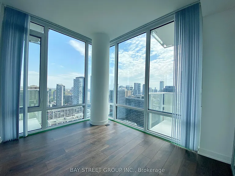 501 Yonge St #2709 — Photo 16