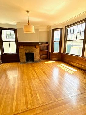 3rd image of 2007 Buchanan St APT 3