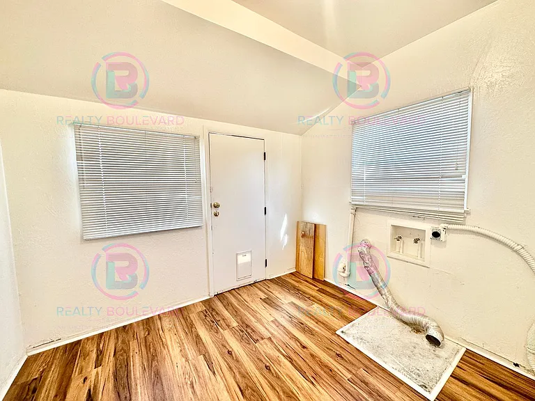 815 Jones St — Photo 12