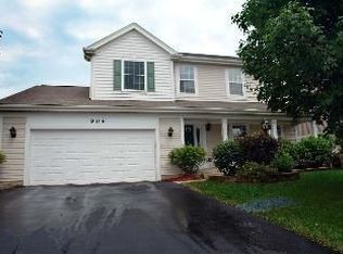 904 Concord Cir, Mundelein, IL 60060