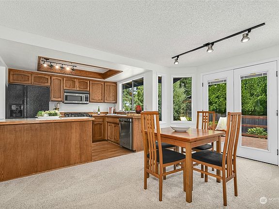 5th image of 2707 117th Avenue NE