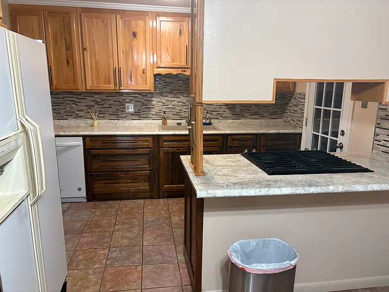 210 Curve Dr — Photo 3