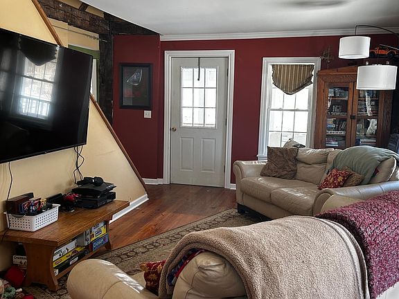 5th image of 2926 Garden St