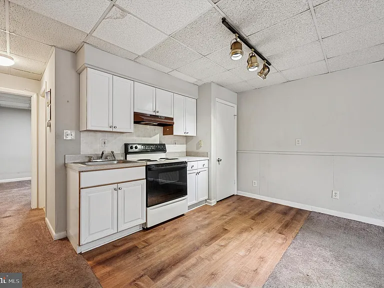 271 N Wycombe Ave #1 — Photo 6