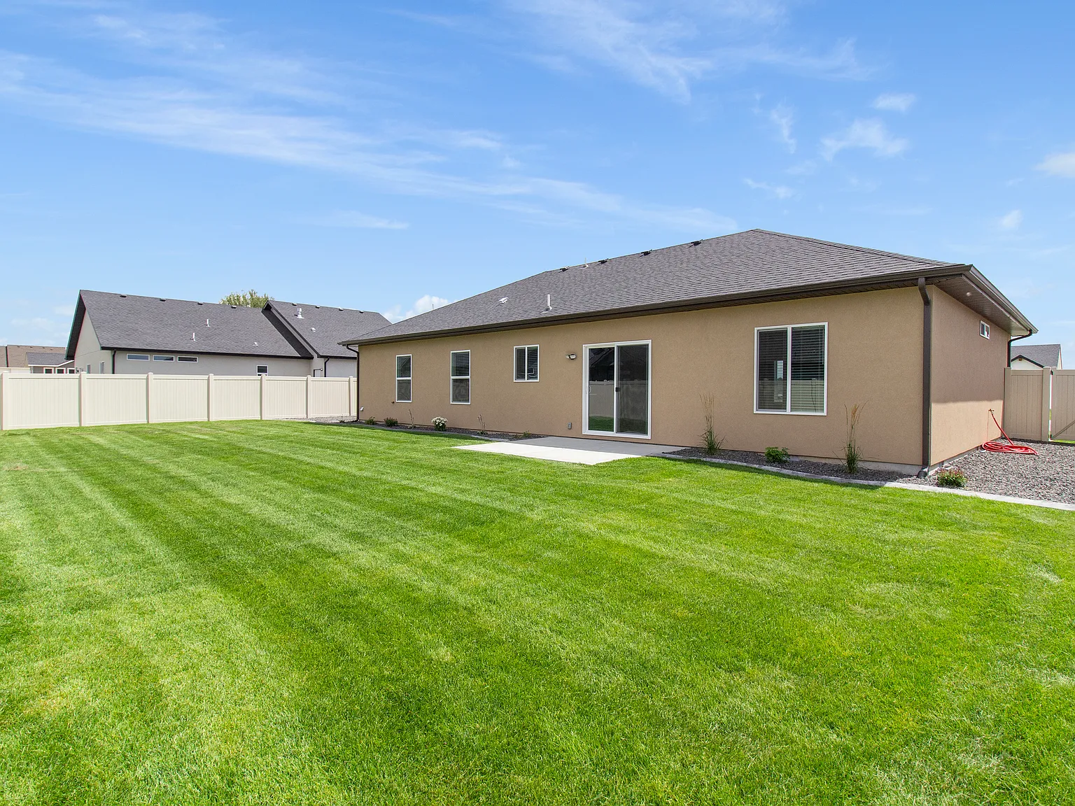 3 bed, 1463 sqft, $2,000 — Photo 4