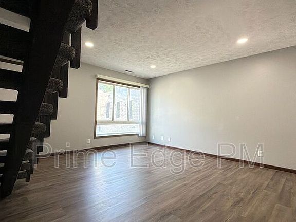 4th image of 6235 Holdrege St #A-1