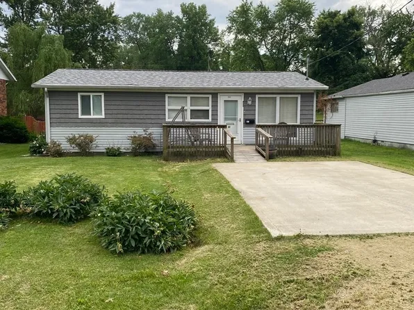 711 E Olive St, Du Quoin, IL 62832