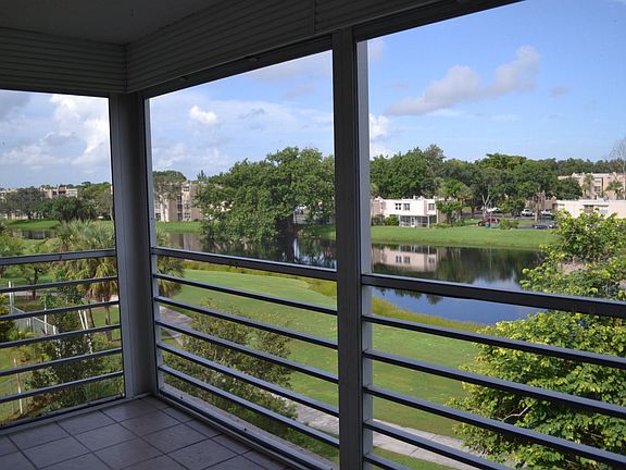 3rd image of 1811 Sabal Palm Dr APT 404