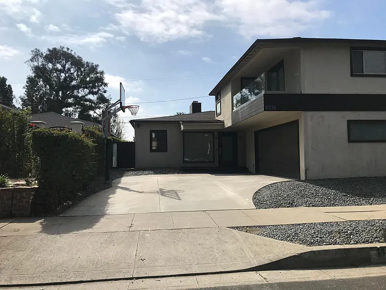 11336 Montana Ave — Photo 51