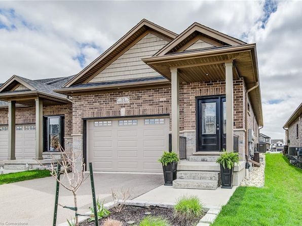 33 Bur Oak Dr, Woolwich, ON N3B 0C6