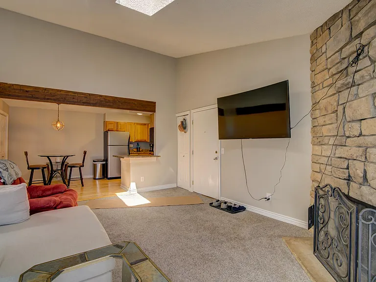 335 Wright St #11-307 — Photo 3