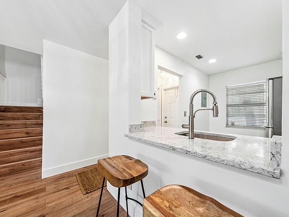 5th image of 242 NW 106th Avenue #242