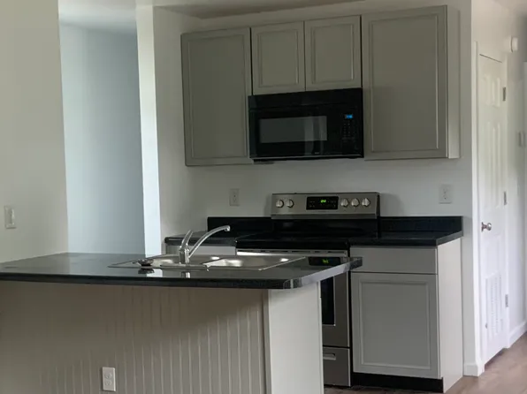 300 Crique Side Dr Trailer 20, Morehead, KY 40351