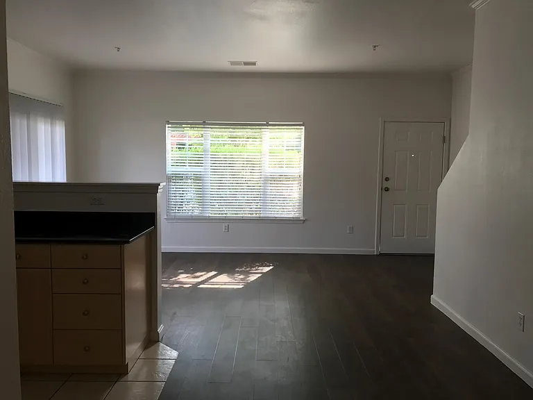 1818 Moore Blvd #106 — Photo 9