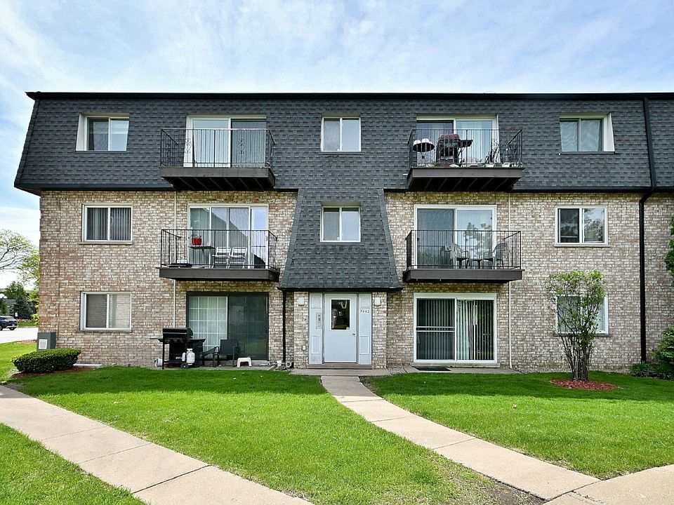 1st image of 9442 Bay Colony Dr APT 3E