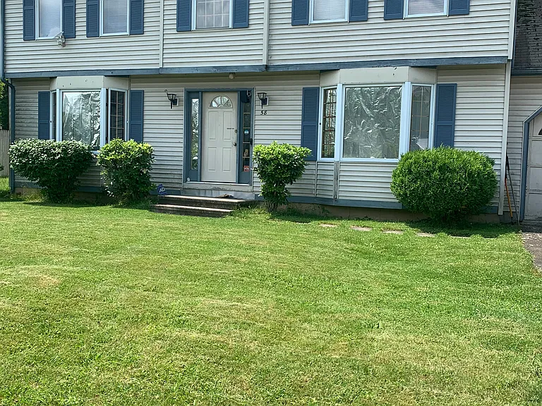 58 Amanda Cir — Photo 2