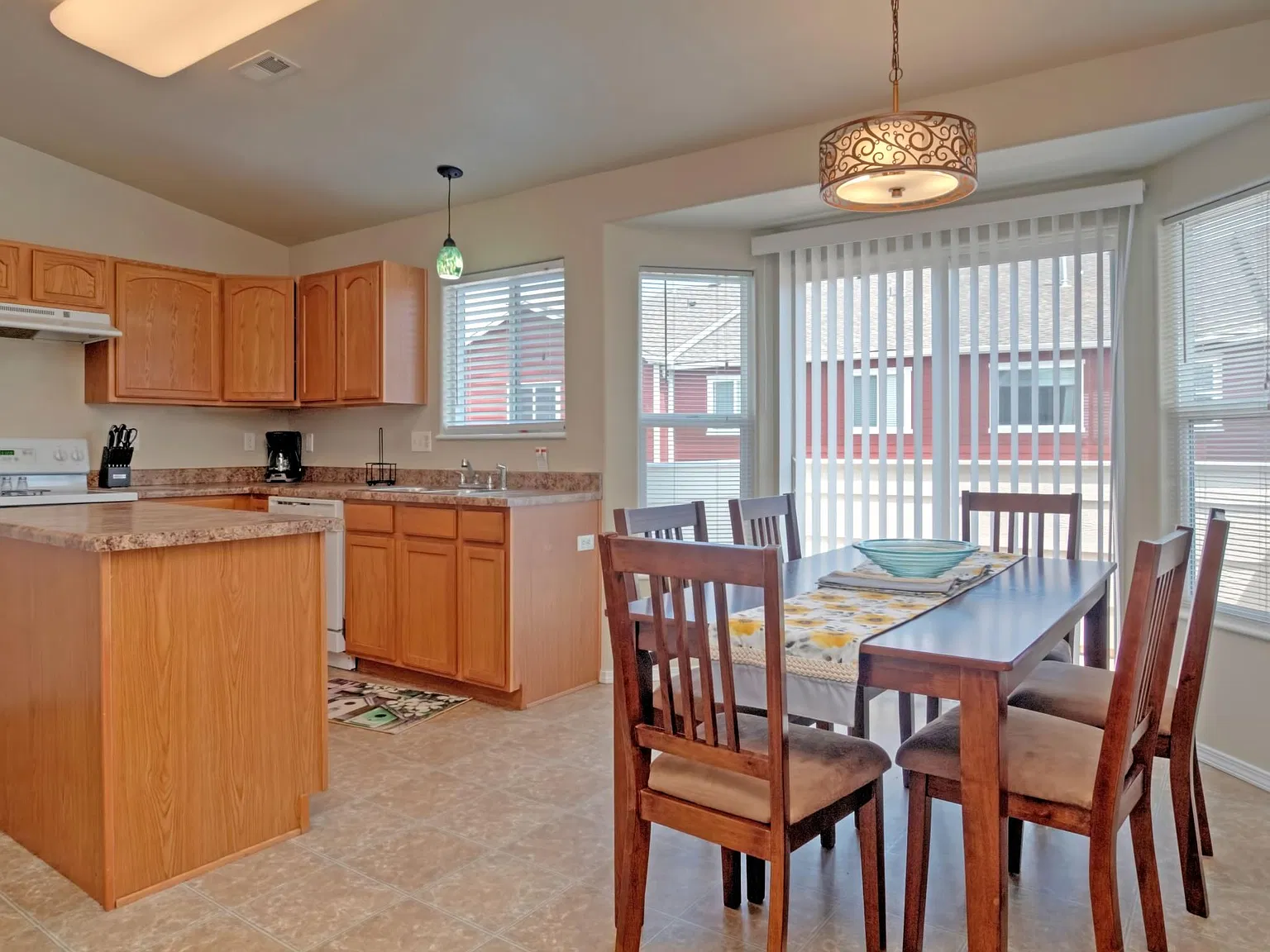 3 bed, 1455 sqft, $1,875 — Photo 2