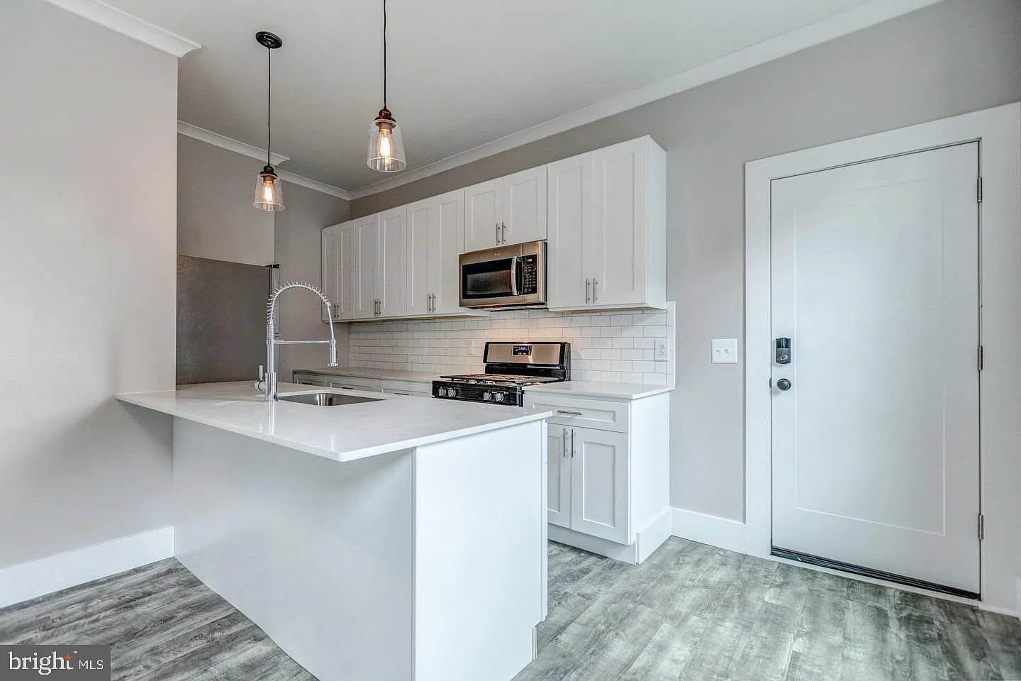 2434 E Dauphin St — Photo 2