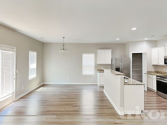 3rd image of 9203 Putnam Pl