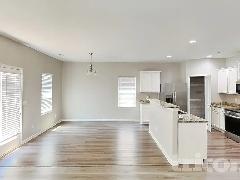 9203 Putnam Pl — Photo 3