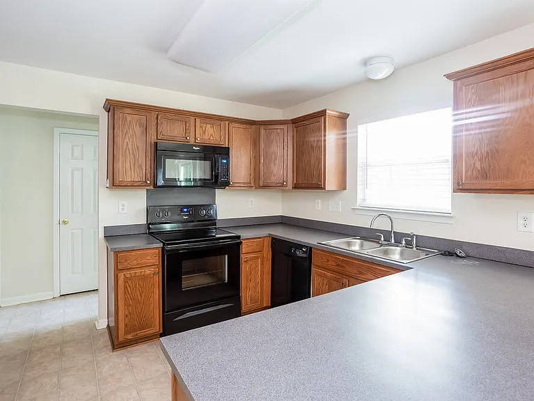 10408 Sparrow Springs Ln — Photo 8