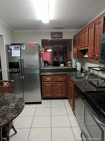 2nd image of 9370 Taft St #316